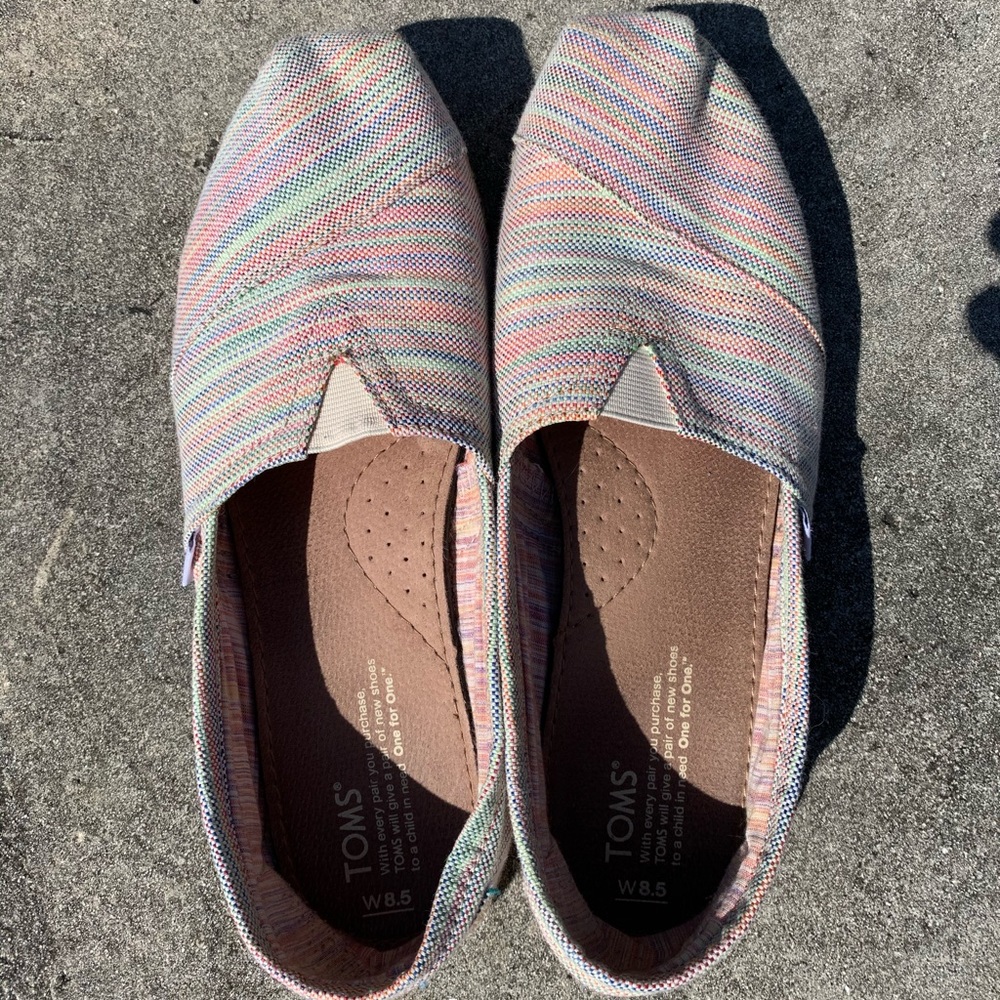 TOMS shoes